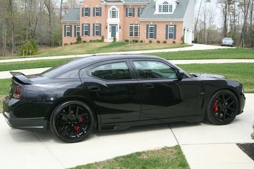 Foto 4 di Dodge Charger SRT8 6.1 HEMI